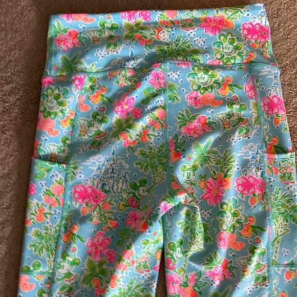 Lilly Pulitzer Weekender High Rise Legging. Size Small Disney Parks Exclusive - Picture 6 of 6